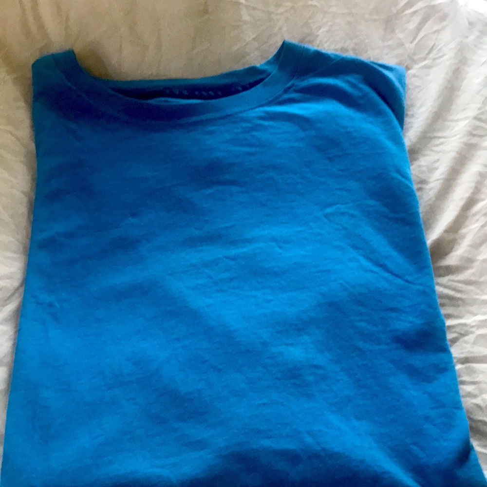 Tee shirt